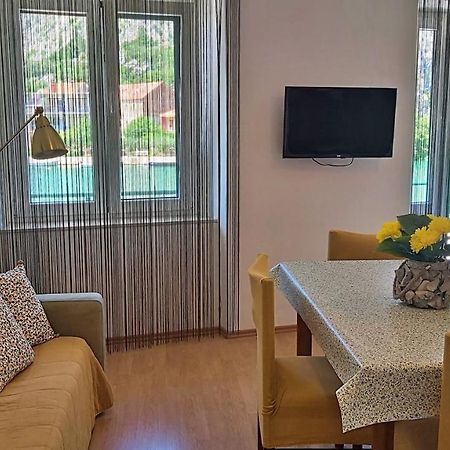 Apartment Mandic Omis Exterior photo