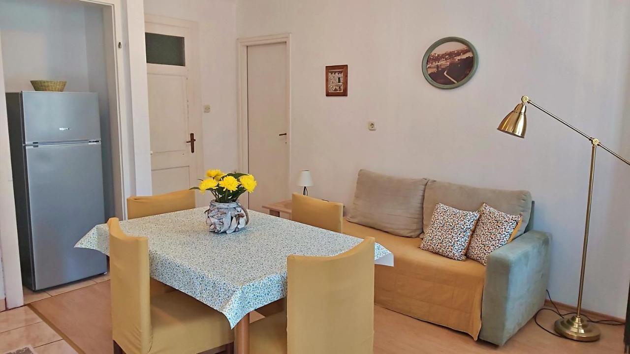 Apartment Mandic Omis Exterior photo