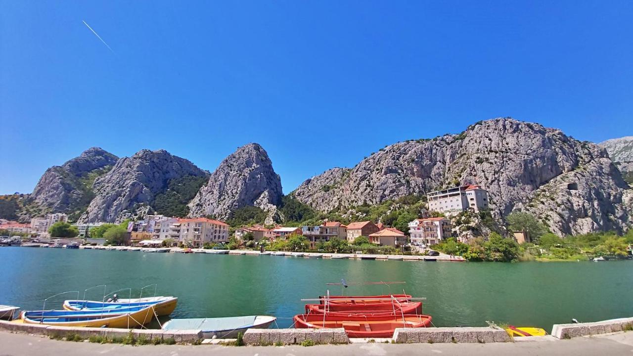 Apartment Mandic Omis Exterior photo