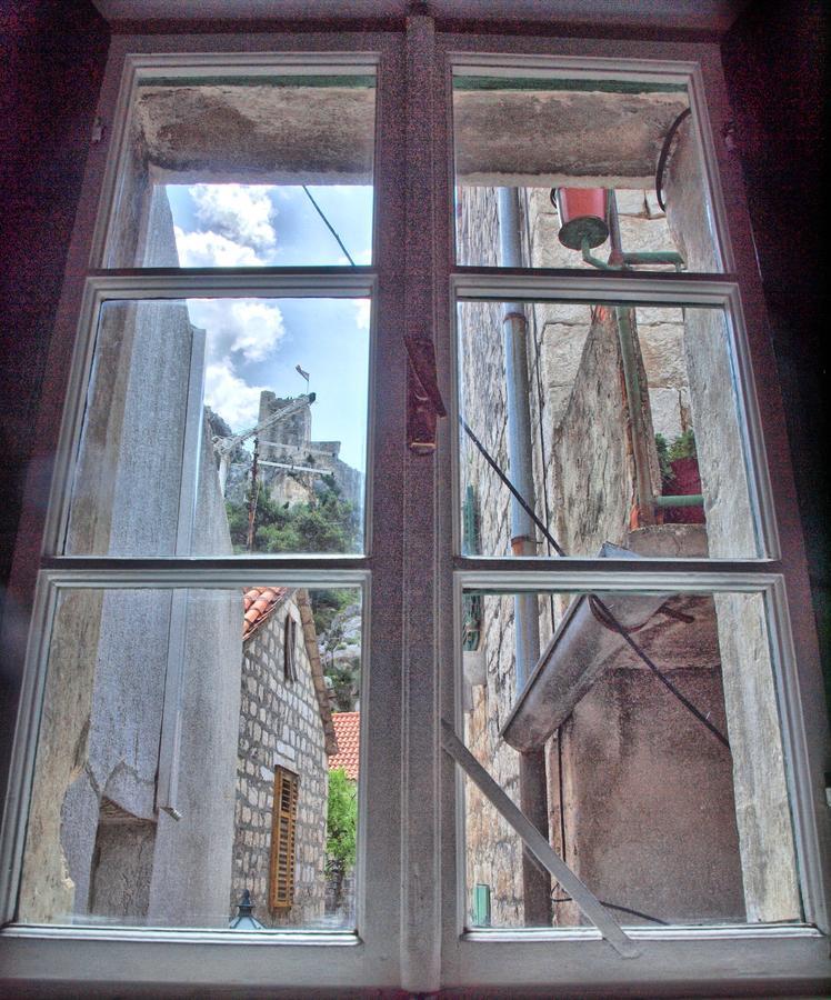 Apartment Mandic Omis Exterior photo