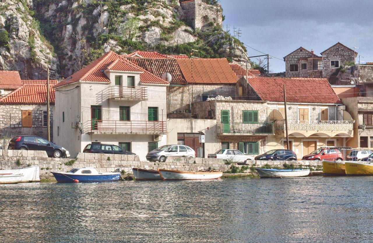 Apartment Mandic Omis Exterior photo