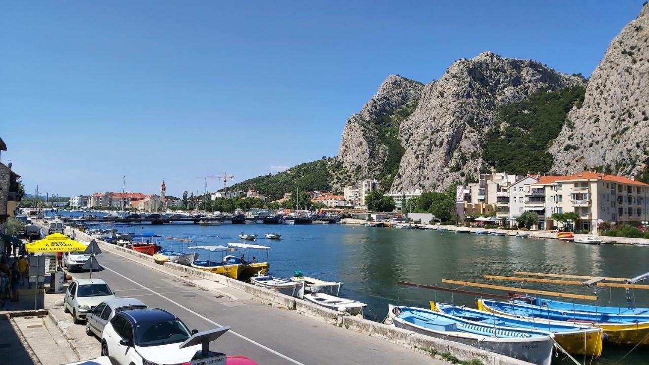 Apartment Mandic Omis Exterior photo