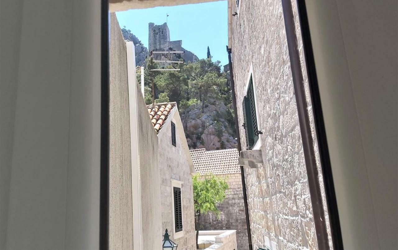 Apartment Mandic Omis Exterior photo