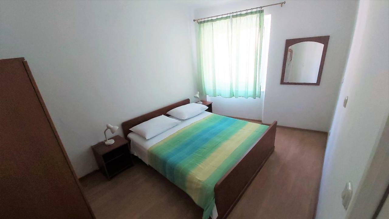 Apartment Mandic Omis Exterior photo