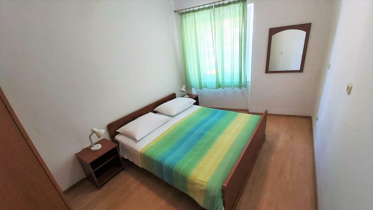 Apartment Mandic Omis Exterior photo
